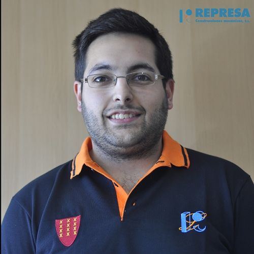 Oscar Esteban Técnico Especialista Fresador